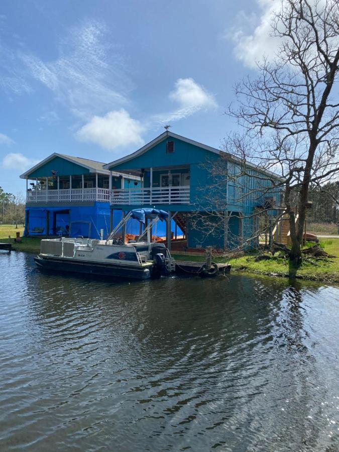Cozy Riverfront House Sleeps 6 With Washer & Dryer Waveland Exterior photo