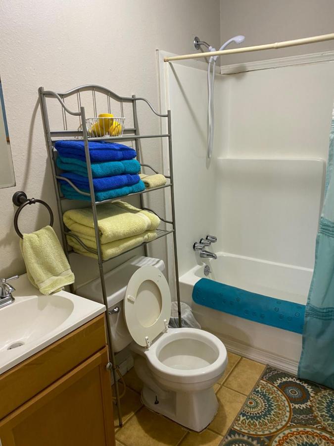 Cozy Riverfront House Sleeps 6 With Washer & Dryer Waveland Exterior photo