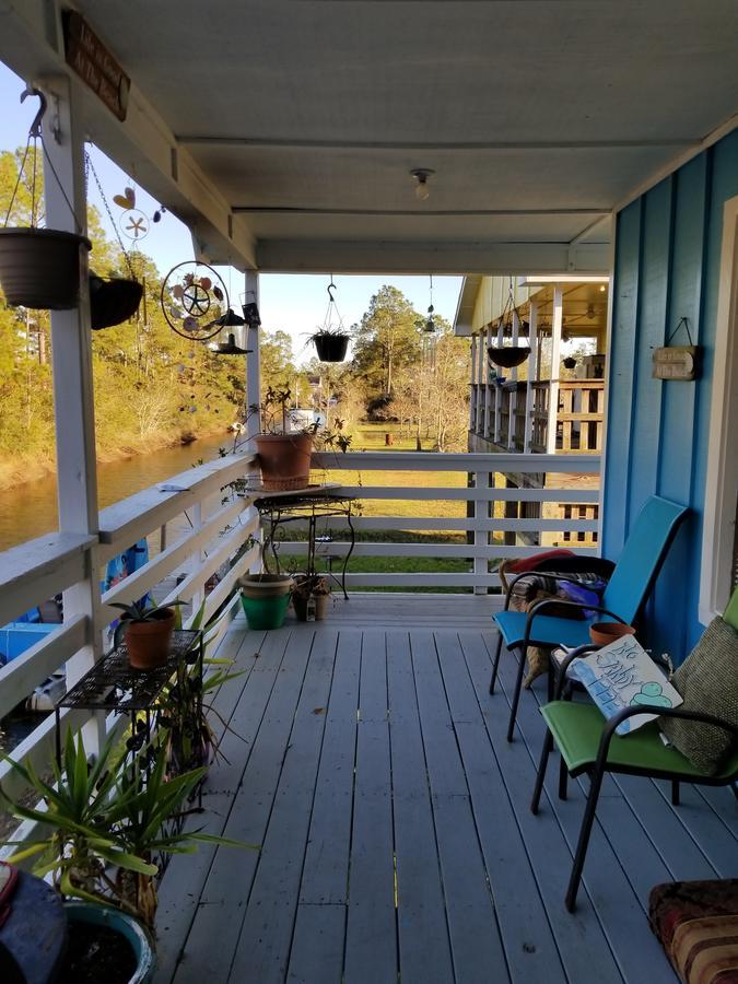 Cozy Riverfront House Sleeps 6 With Washer & Dryer Waveland Exterior photo