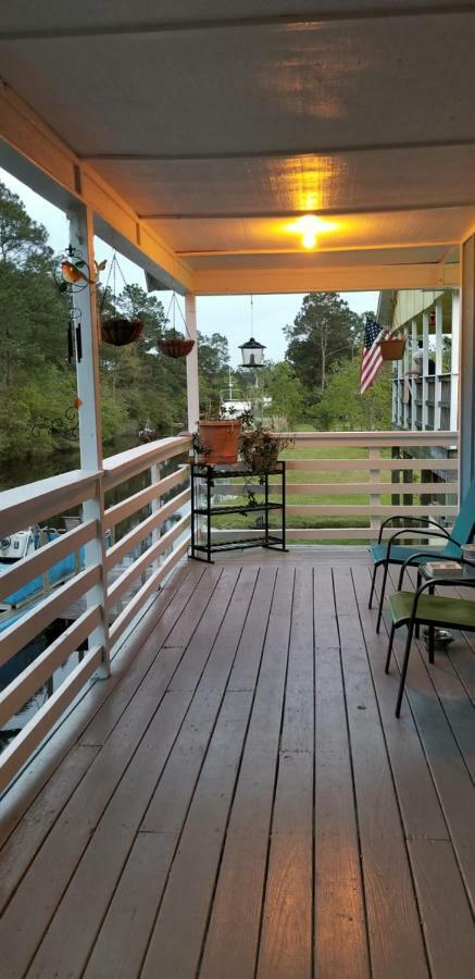 Cozy Riverfront House Sleeps 6 With Washer & Dryer Waveland Exterior photo